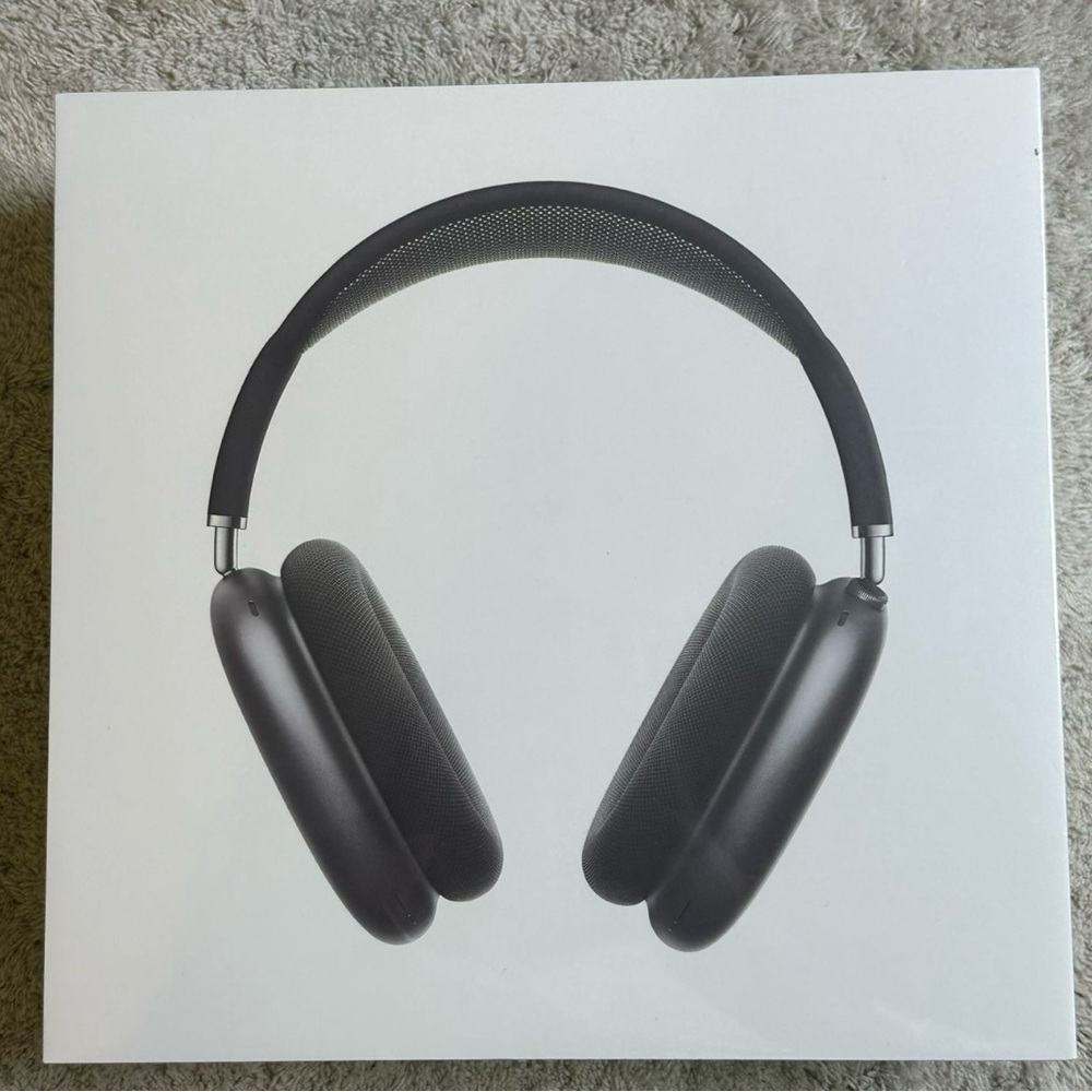AirPod maxes